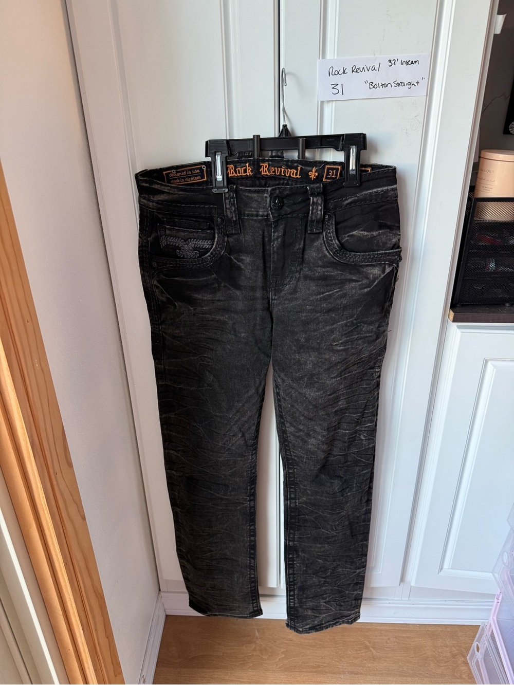 Rock Revival Men's Black Straight Jeans size 31, inseam 32” “Bolton”(G1)